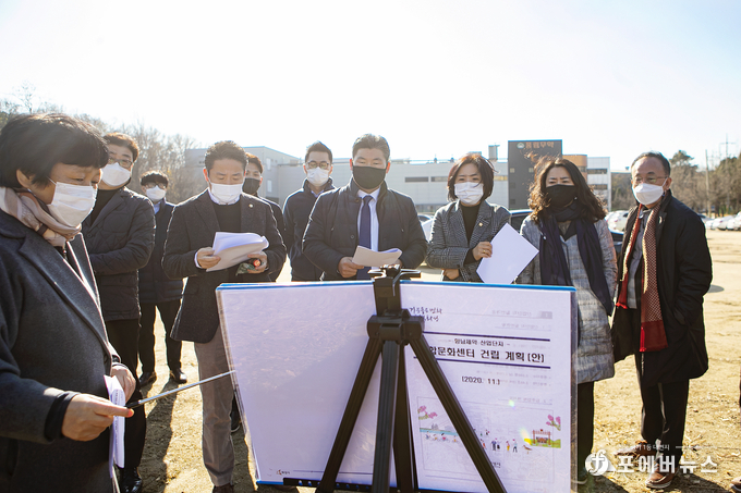 화성시의회 기획행정위원회는 23일, ‘2020년도 수시분 공유재산 관리계획안’심의대상지 현장방문을 하고 있다. (사진제공=화성시의회)