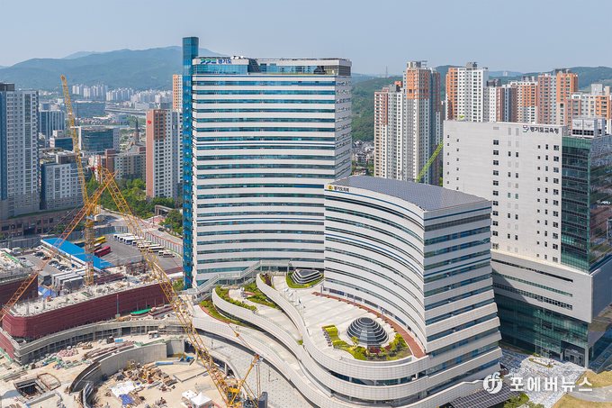 경기도청 광교 신청사 전경.