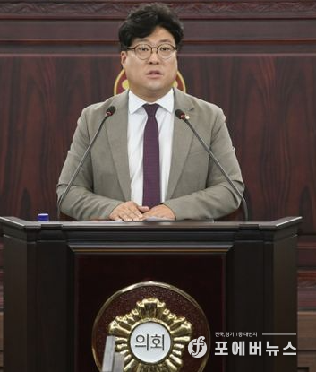 화성특례시의회 김영수 의원(더불어민주당,동탄7·8·9)이 5분 발언을 진행하고 있다.(사진=김경순)