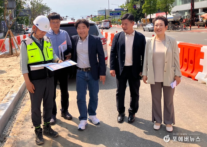 고양특례시의회 김운남 의원, 대화역, 일산서구청 부근 버스 중앙차로 정류장 공사현장 방문(사진=김운남 의원 페이스북 캡처)