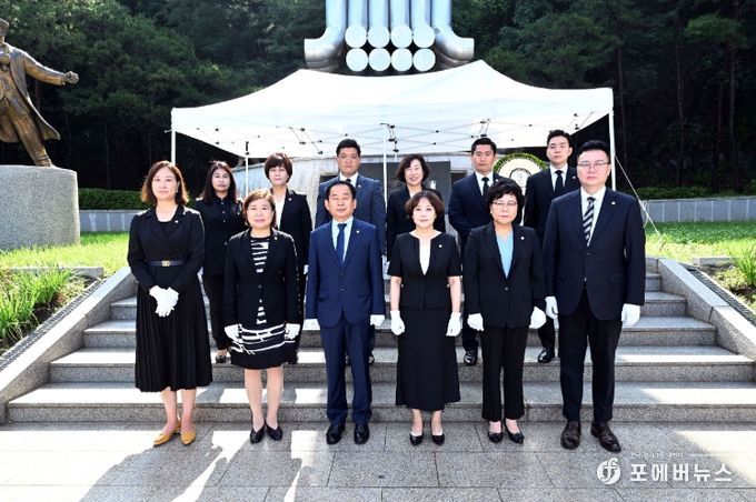 제9대 의정부시의회, 현충탑 참배로 의정활동 돌입