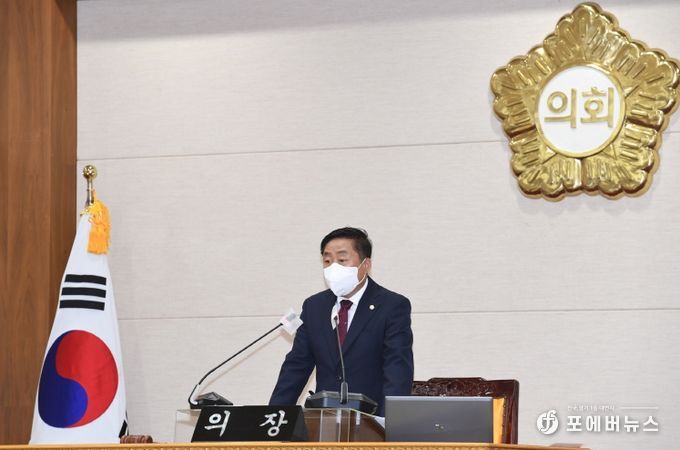 윤창철 양주시의회 의장이 제346회 정례회 개회를 선언하고 있다.