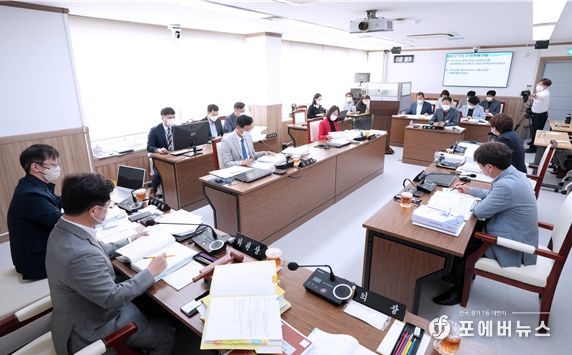 하남시의회 도시건설위원회 2022년 행정사무감사 현장 모습