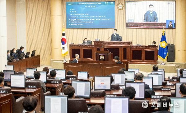 안산시의회가 22일 제279회 제2차 정례회 제1차 본회의를 개최했다. 사진은 이날 본회의 중 한 장면