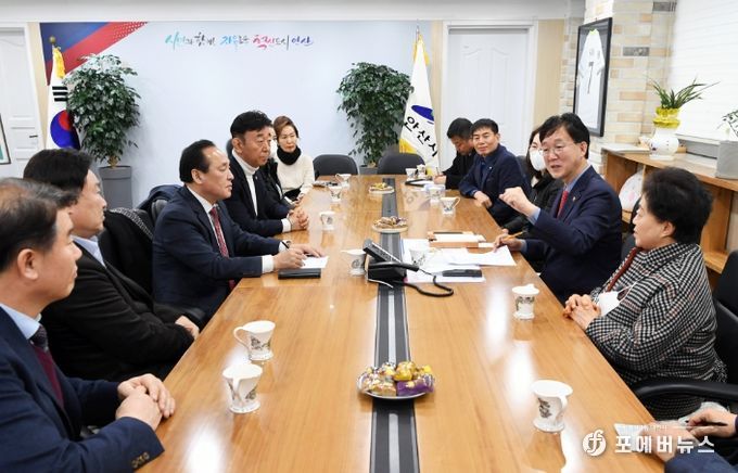 이민근 안산시장, 소상공인연합회와 간담회…“상권 활성화 주력”