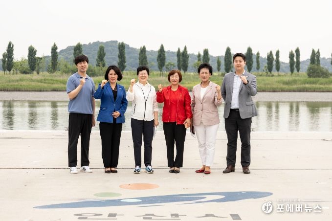 안산시의회 문화복지위원회가 19일 제283회 제1차 정례회 중 행정사무감사 관련 현장활동을 벌였다.