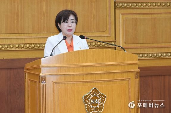 강혜숙 의원이 ‘노동·연금·교육 3대 분야의 조속하고 확실한 개혁을 위한 촉구 결의안’을 대표발의하고 있다.