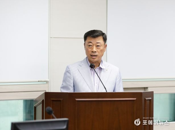 김재국 의원이 8월 29일 제284회 임시회 기획행정위원회에서 ‘안산시 예비군 훈련장 차량운행 지원에 관한 조례안’에 대해 제안산시 예비군 훈련장 차량운행 지원에 관한 조례안’에 대해 설명하고 있는 모습