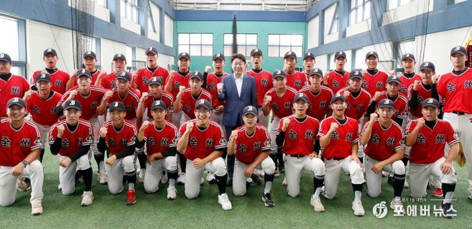 우범기 전주시장, ‘전국제패’ 전주고 야구부 격려