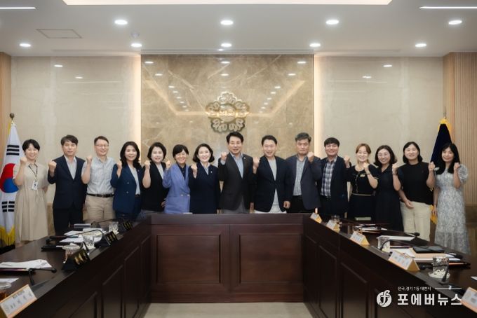 남양주시의회 복지환경위원회는 지난 22일 남양주시사회복지사협회와 간담회를 가졌다