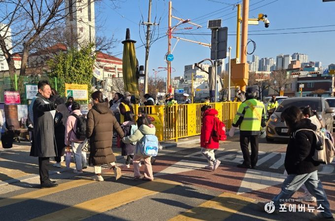 개학기 맞아 ‘신광초 등굣길 교통안전 캠페인’