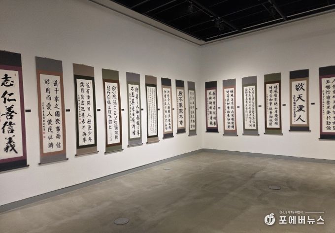 문화예술동아리 전시회 모습