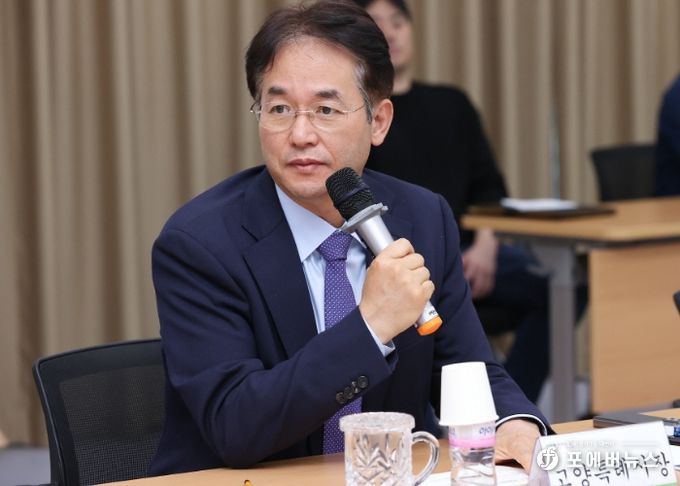 여성 생활체육 활성화를 위한 간담회에서 인사말 중인 이동환 고양특례시장