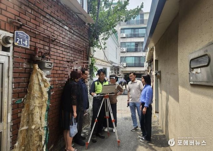 지적재조사측량 및 경계 합의를 위해 현장 설명