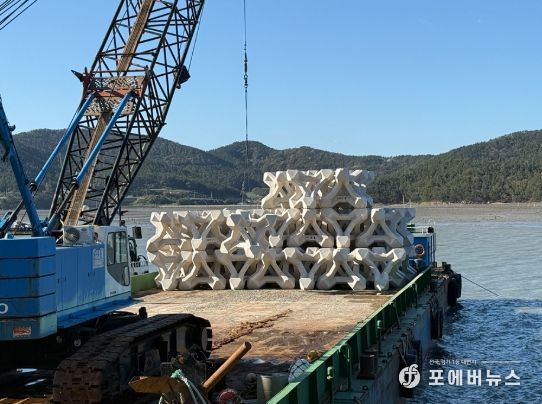 산란·서식장으로 이동하고 있는 인공어초