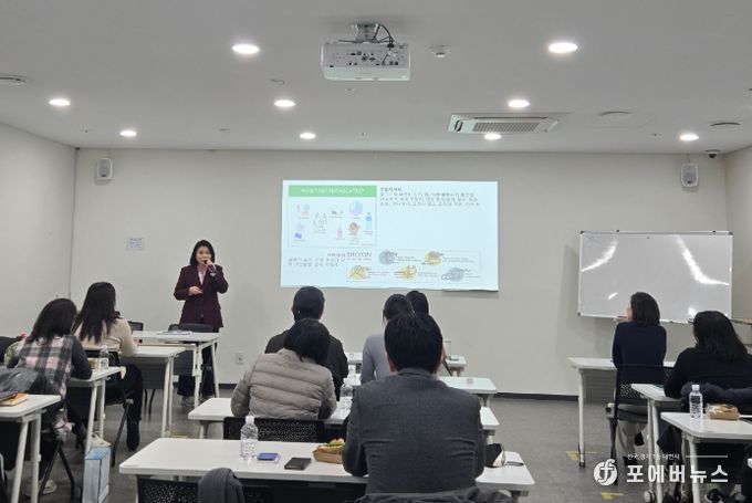 ‘환경호르몬과 여성질환’ 특강하는 박춘선 부위원장