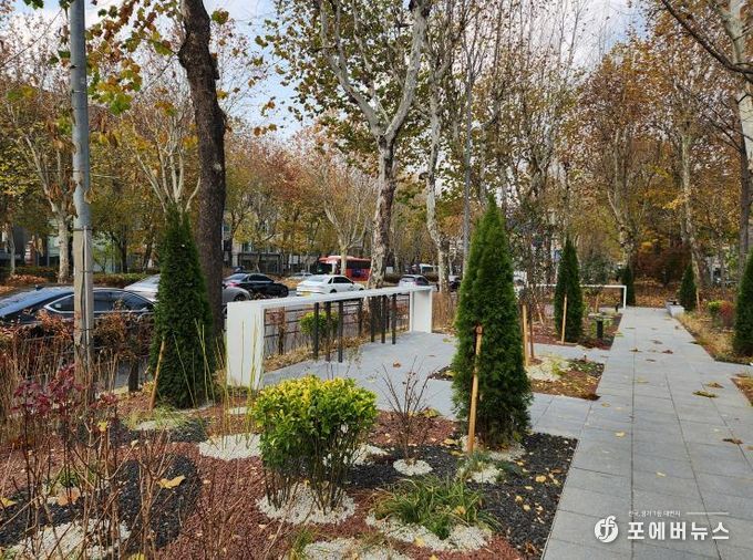 첫 번째 힐링쉼터(야외카페형 쉼터)