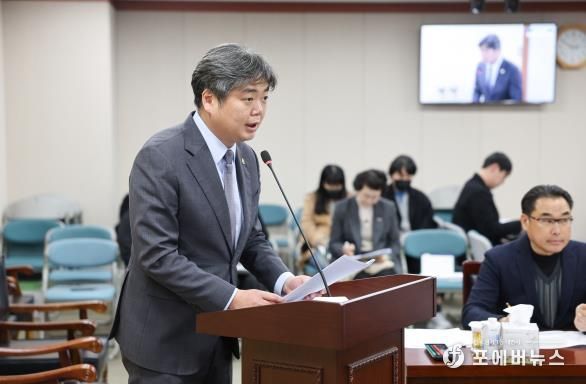 조례안 제안설명 중인 박원종 전남도의원