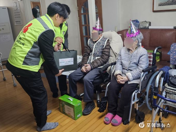 연수구 청학동 지사협, ‘어르신 생신위문품 지원사업’ 추진