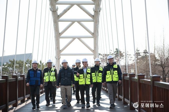 인천시설공단은 20일, 해빙기안전사고 예방을 위하여 청라공원사업단 현장을 대상으로 ‘CEO 주재’ 특별 안전 점검을 실시했다.