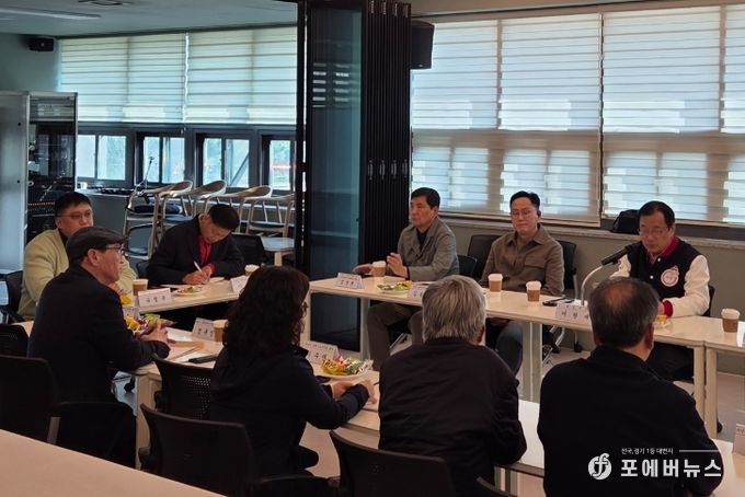 3월 25일 하남시는 하남시장애인연합회 및 종목단체 회장들과 장애인과 비장애인이 함께 이용할 수 있는 사회통합형 체육시설인 ‘반다비 체육센터’ 건립 추진 간담회를 개최하였다.