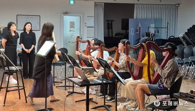 지난해 청년 문화존에서 진행한 ‘우리누리아트’의 하프연주 활동 모습