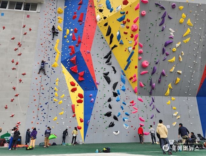파주시, 국제규격 인공암벽장 문 열었다… 4월부터 시민 이용 가능