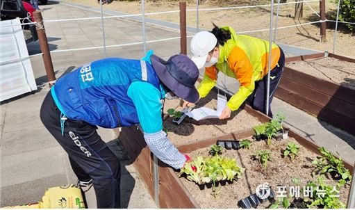 인천시설공단은 시민들이 직접 작물을 재배하며 이웃과 정을 나눌 수 있는 「2026년 아시아드 休 힐링 커뮤니티 & 세대공감 도시텃밭」의 운영을 25일부터 시작한다.