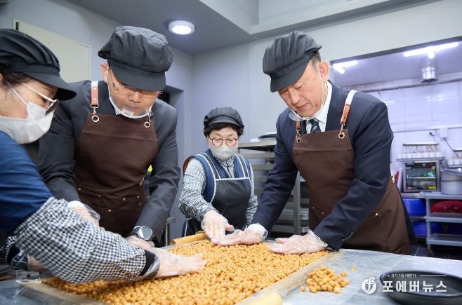 이충우 여주시장, 여주시니어클럽 공동체사업단 현장 찾아 노인일자리 참여자 격려